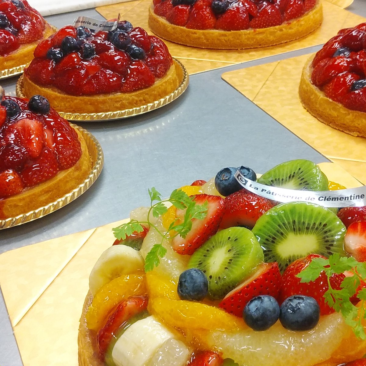 成田のケーキ屋さん ラ クレマンティーヌ 今日は タルトの日 じゃないけど タルトのご予約いっぱいです 因みに今日6 30は アインシュタイン記念日 なのだそうです アインシュタインさんもタルトお好きだったかな