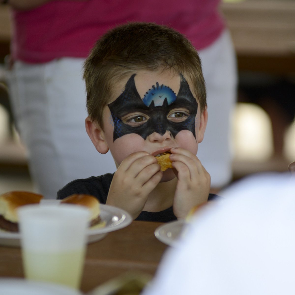 JMSasenick's tweet photo. Even #Batman made it to the @KauffmanFDN #Family #Picnic at #ShawneeMissionPark 

@JCPRDparks @cityoflenexa @krex0418 https://t.co/aXEK982Z7f