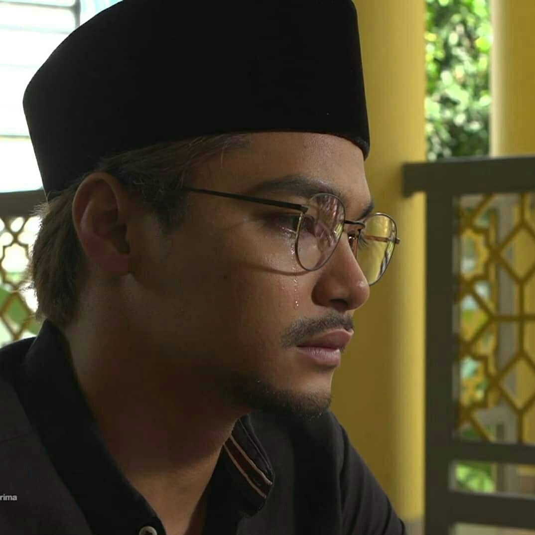 MayaMiaKylez's tweet photo. Sedihnyerrrrr tgk isma....😭😭😭😭
@iSyafiqKyle 
#teamtgisma
#bukancintaaku https://t.co/wWGOFaMapN