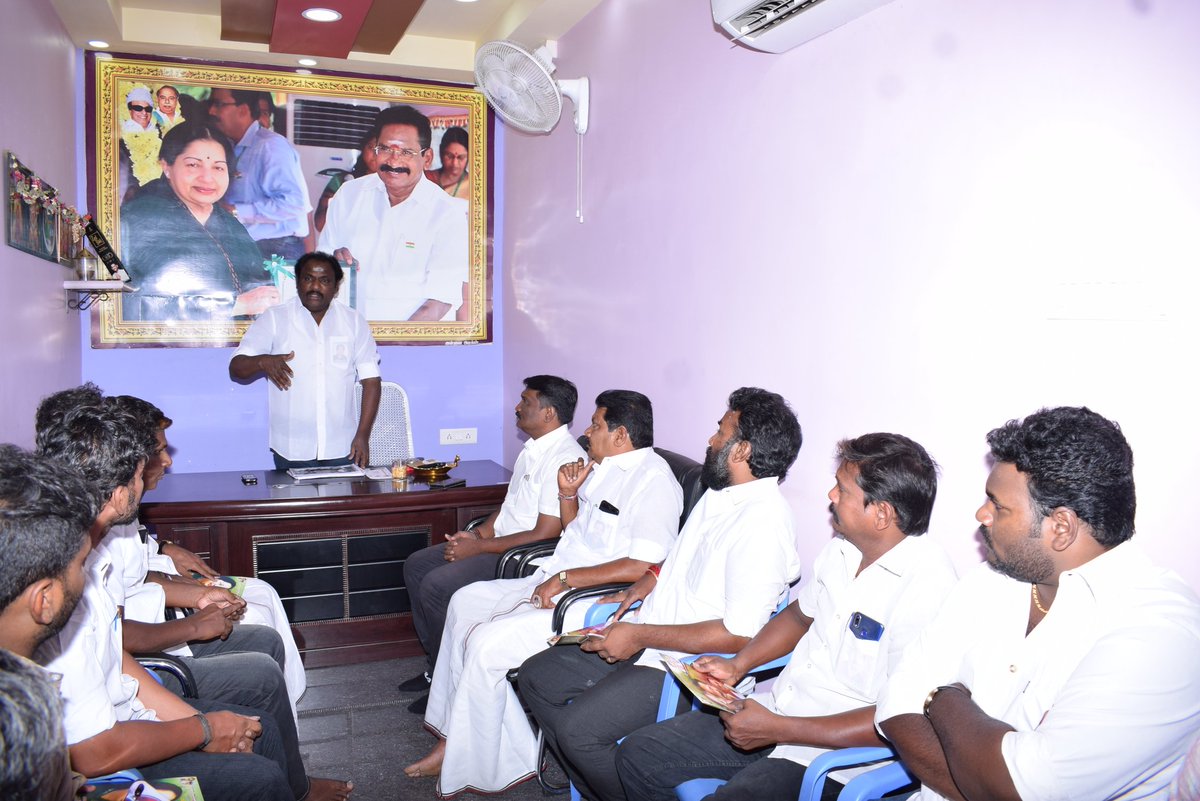 solaimrajaadmk's tweet photo. நேற்று மதுரை மாநகர் மாவட்ட எம்.ஜி.ஆர் இளைஞரணி மூலமாக இளைஞர்களுக்கு #STAR_HEALTH_INSURANCE 1-லட்சம் மதிப்புள்ள இலவச விபத்துக்காப்பீடு வழங்குவது குறித்த ஆலோசனை கூட்டம் மாநகர் மாவட்ட இளைஞரணி செயலாளர் #சோலைM_ராஜா BE., அவர்கள் தலைமையில் காளவாசல் இளைஞரணி அலுவலகத்தில் நடைபெற்றது. https://t.co/x0OvMZQLSQ