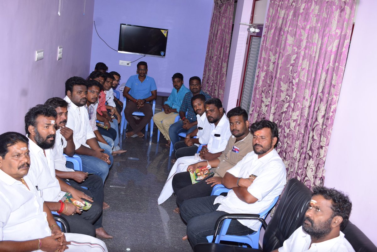 solaimrajaadmk's tweet photo. நேற்று மதுரை மாநகர் மாவட்ட எம்.ஜி.ஆர் இளைஞரணி மூலமாக இளைஞர்களுக்கு #STAR_HEALTH_INSURANCE 1-லட்சம் மதிப்புள்ள இலவச விபத்துக்காப்பீடு வழங்குவது குறித்த ஆலோசனை கூட்டம் மாநகர் மாவட்ட இளைஞரணி செயலாளர் #சோலைM_ராஜா BE., அவர்கள் தலைமையில் காளவாசல் இளைஞரணி அலுவலகத்தில் நடைபெற்றது. https://t.co/x0OvMZQLSQ