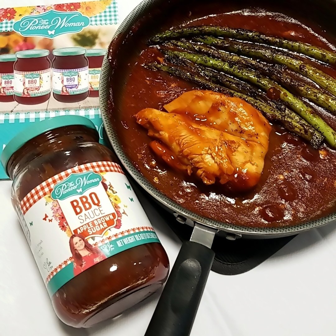 PadgeX's tweet photo. Huge thanks to Influenster for sending me the Pioneer Woman bbq sauce for free to try and review. was so excited to try it, I had to incorporate it into my dinner. AMAZING!!!! will definitely purchase in the future. https://t.co/PEqvkYdL12