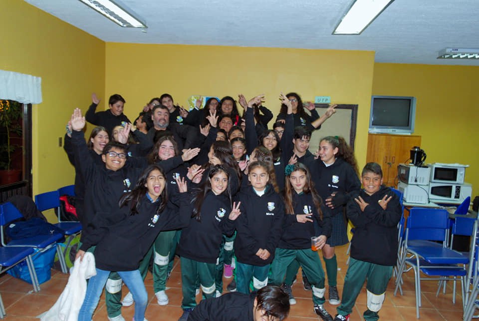 ChristEscolar's tweet photo. El día de ayer realizamos la ceremonia de #investiduras en nuestra academia de periodismo escolar, los 17 nuevos integrantes recibieron su poleron por parte de sus compañeros donde padres y apoderados estuvieron presentes. 
#periodismoescolar #minireporteros #instagood https://t.co/NR7Y3K3DoK