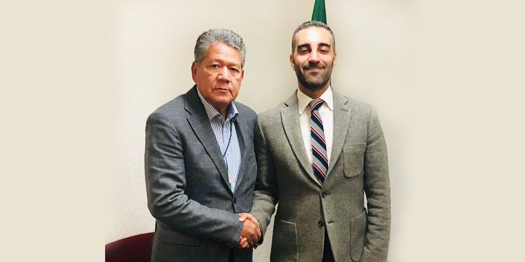 JavierGarcia94's tweet photo. Un joven emprendedor y con una pasión auténtica por México 🇲🇽 @SimonLevyMx te mando un fuerte abrazo. https://t.co/RckZLdAAtE