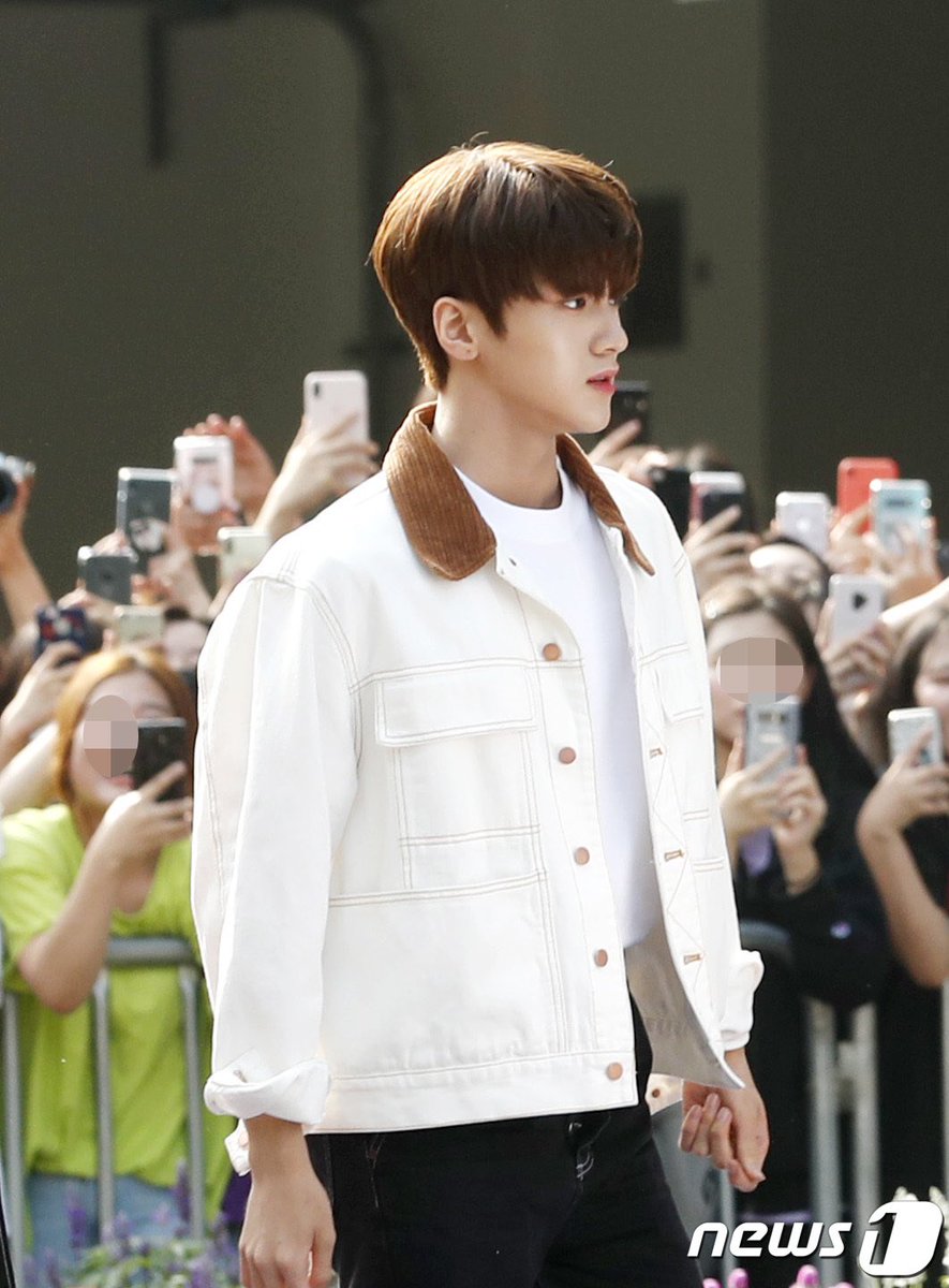 chajunho_th's tweet photo. [PIC] 190630 ภาพชาจุนโฮจากสำนักข่าวที่งาน BLUE CARPET CEREMONY 

🔗https://t.co/OwyZrloffn
🔗https://t.co/anN1qo6uUi

#CHAJUNHO #차준호 
#PRODUCE_X_101
#PRODUCEX101 #프로듀스X101 https://t.co/WFr6kp56Io