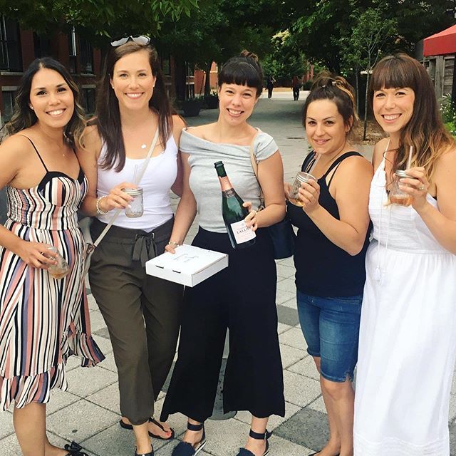 Plus de 20 ans d’amitié avec ma girl squad. Merci de me faire rire à en pleurer, vous êtes les meilleure 😂❤️