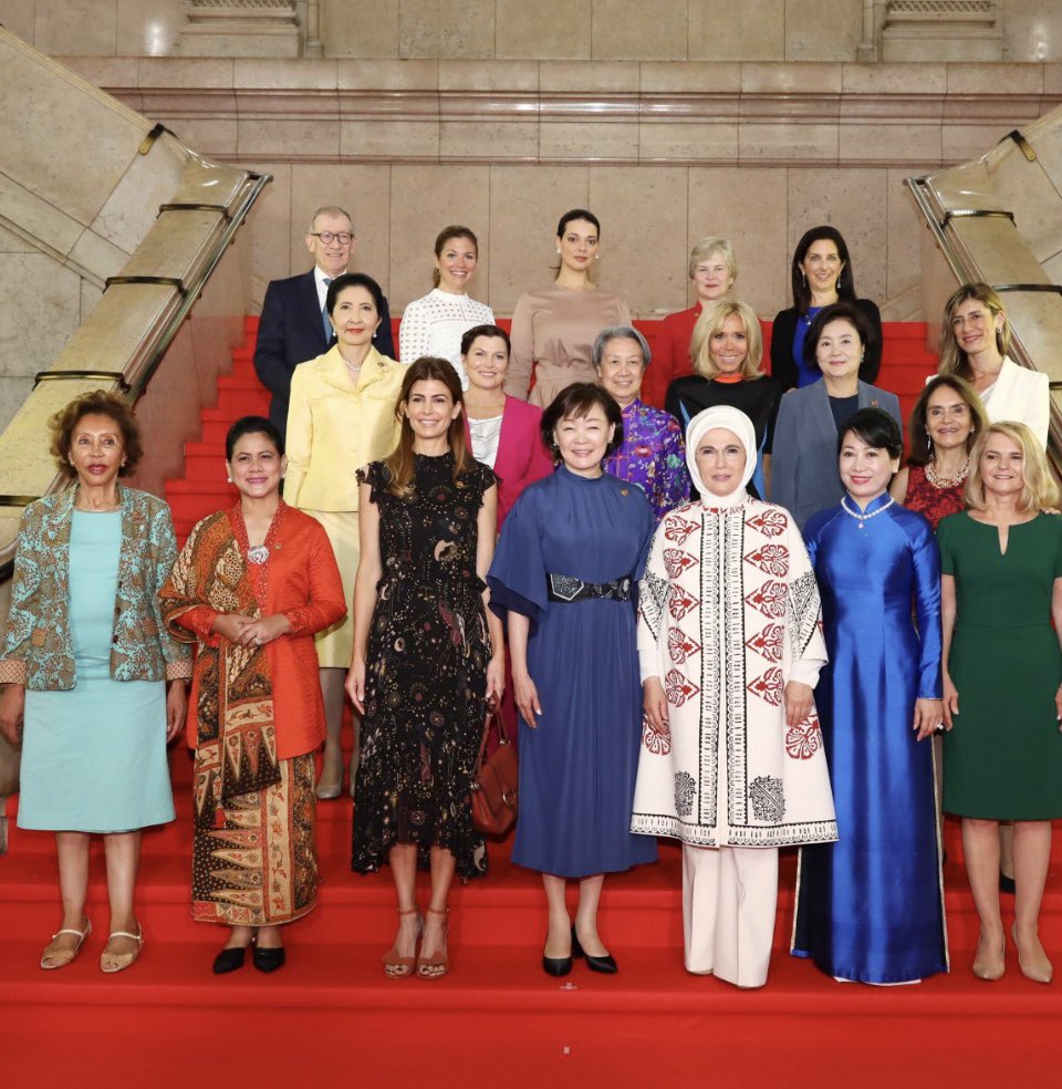 noriteru_emb's tweet photo. Ya terminó G20 @g20org !! Son la family fotos. https://t.co/hbggeWztoV