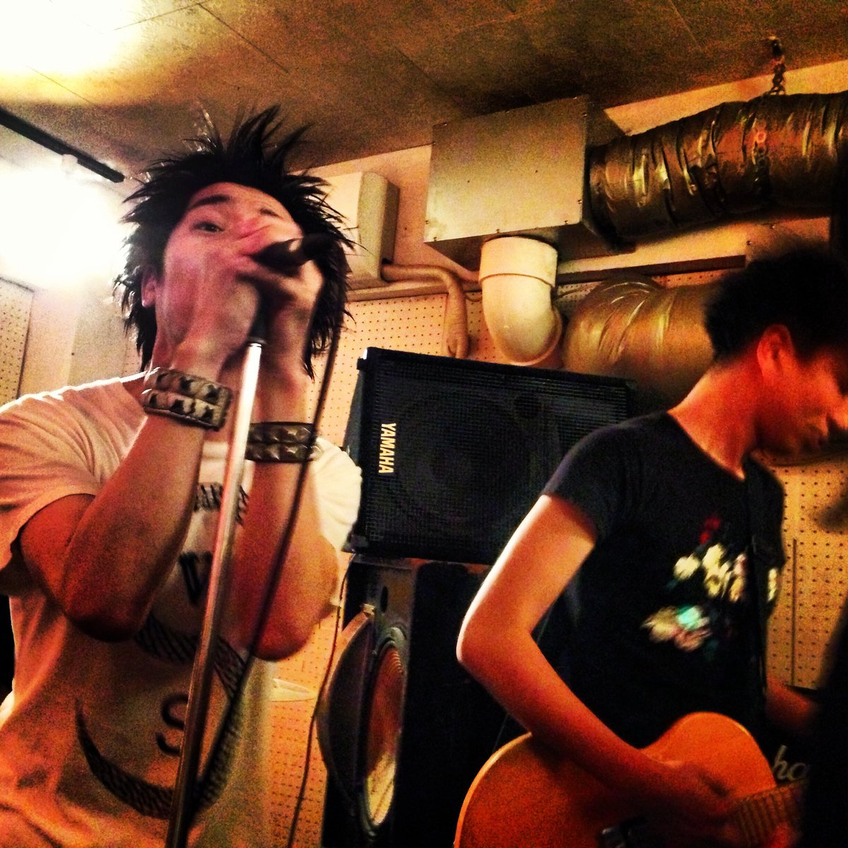 syucream_'s tweet photo. 7.6は中野で北新宿ハードコア。奇遇にも6年前の7.6はスタジオテレコムで北新宿ハードコアだった。死ぬほど暑かった記憶が。#reddtemple #dancewithme https://t.co/lXHiET1tKw