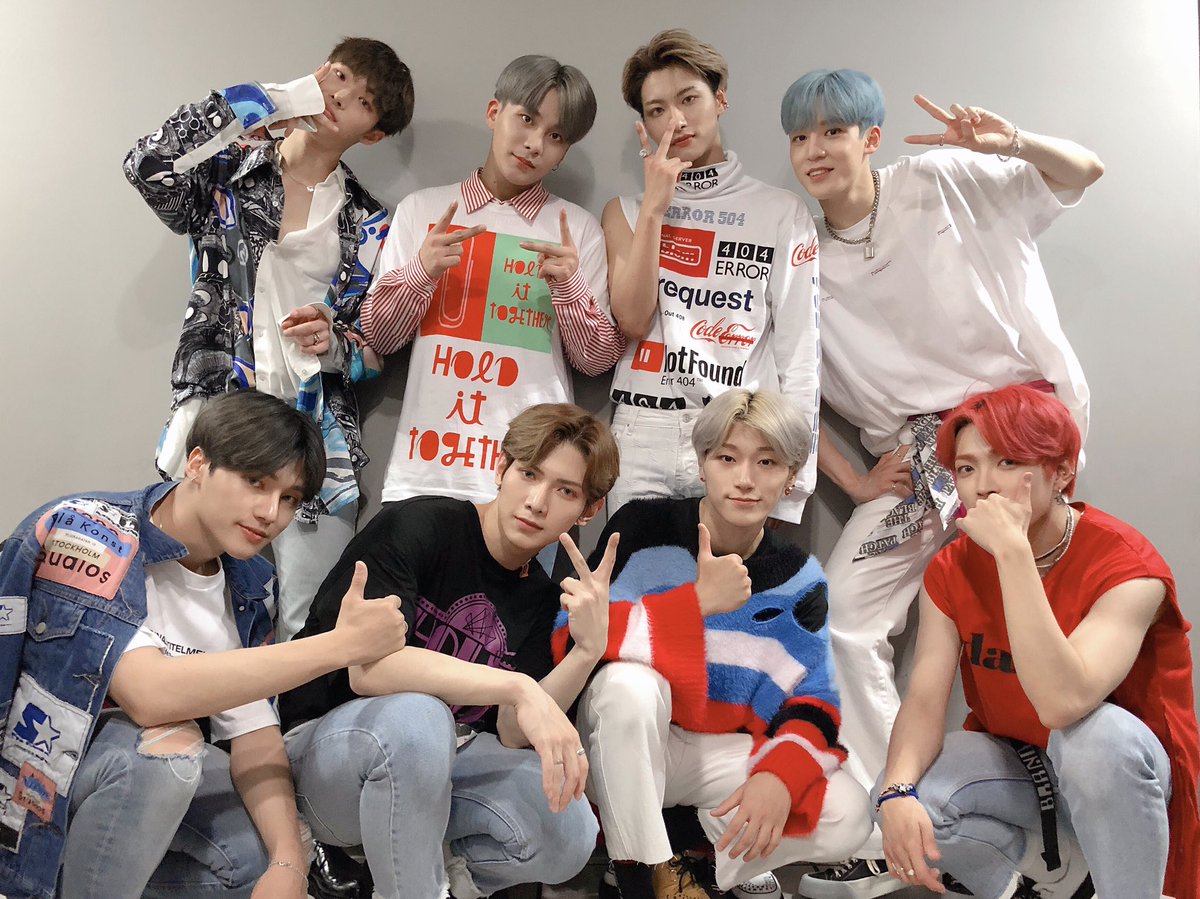 ATEEZofficial's tweet photo. [📷] 20190629 Behind Photo
　
이번 주말도 에이티즈의 청량 WAVE와 함께🌊
일요일도 신나게 하쿠나마타타 야~🎶
　
#One_To_All #WAVE #ATEEZ #에이티즈 https://t.co/y1Xzmkr0PS