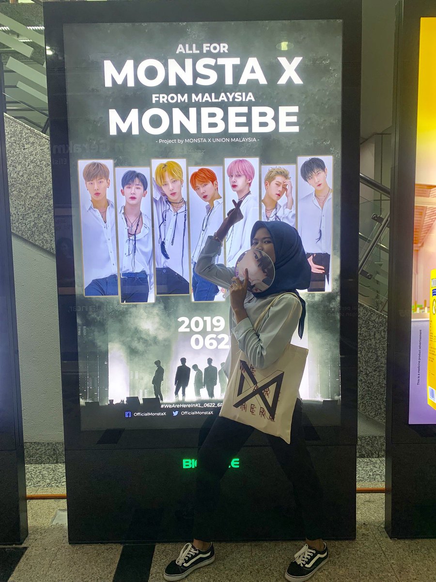 _frraserimlen's tweet photo. WE ARE HERE AT LRT KLCC  FOR @MonstaxUnionMY FAN PROJECT ! #ALLFORMONSTAX #MONSTAXINMY #PROJECTBYMUM https://t.co/CVKdcNhc0x