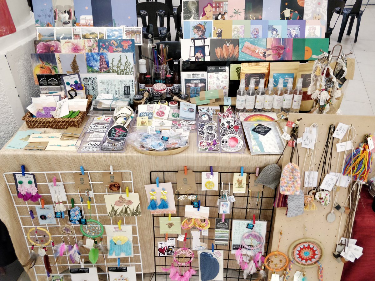 CraftStoryCebu's tweet photo. Hi guys! We've got lots of stuff for you today at the @cebulitfest , @komiketph event at the @AyalaCenterCebu Activity Center. See you all! 👋👋👋⁣
⁣
#CraftStory #CraftStoryCebu #CebuLitFestxKomiket #CebuLitFest #KomiketPh #art #crafts #stickers #postcards #stationery https://t.co/LQ0NieCG7E