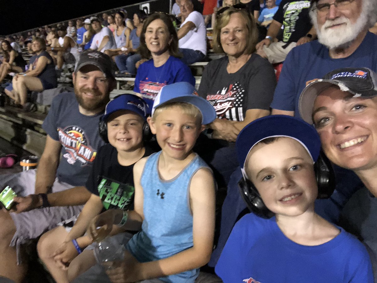 jshafer08's tweet photo. It’s a sticky, hot, rainy night but here we are watching great racing at #FALS.  @FALS_NATION @shaferz @legionspeedway https://t.co/pDOJOugPhg