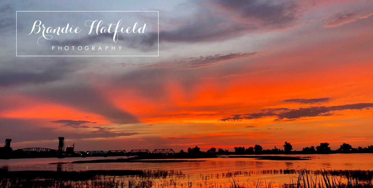 brandiehat's tweet photo. Another beautiful Decatur sunset! https://t.co/sA8wwRodNM