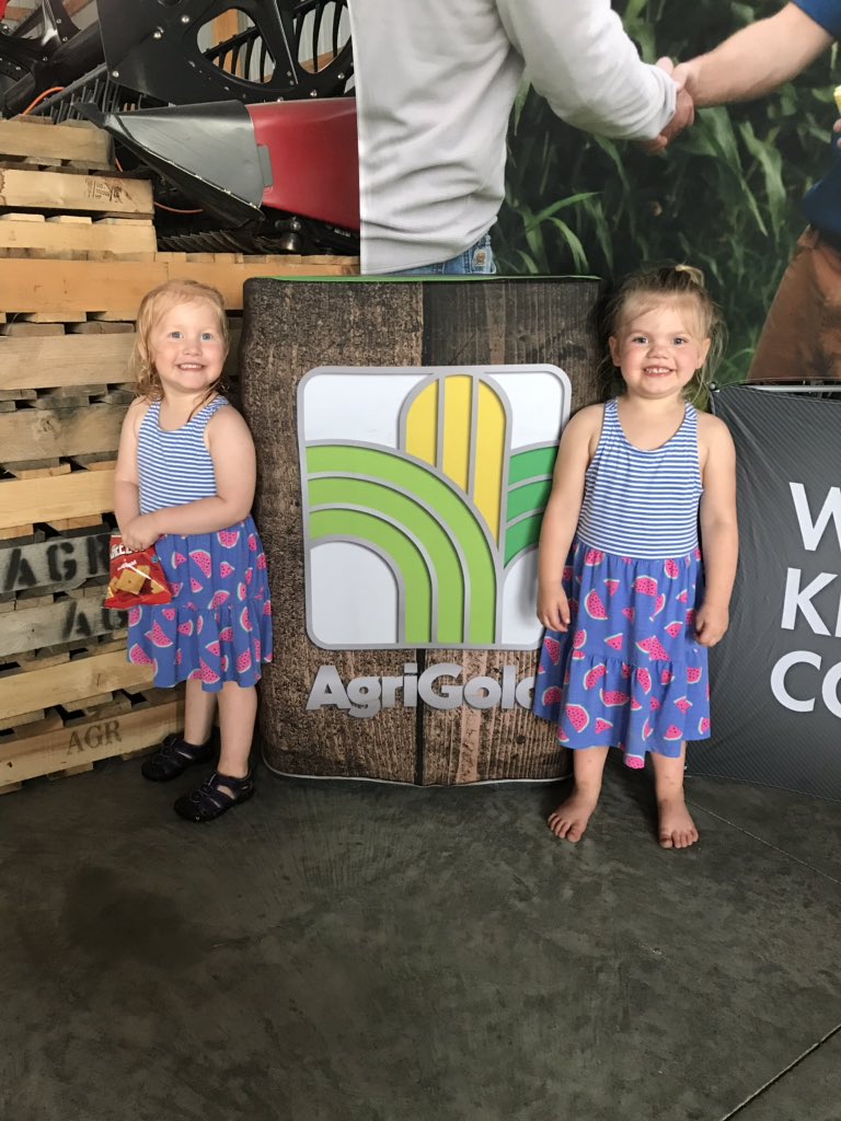 New brand marketing strategy for 2020. Hard to tell these two farm girls no. @AgriGold #BeBoldGoGold