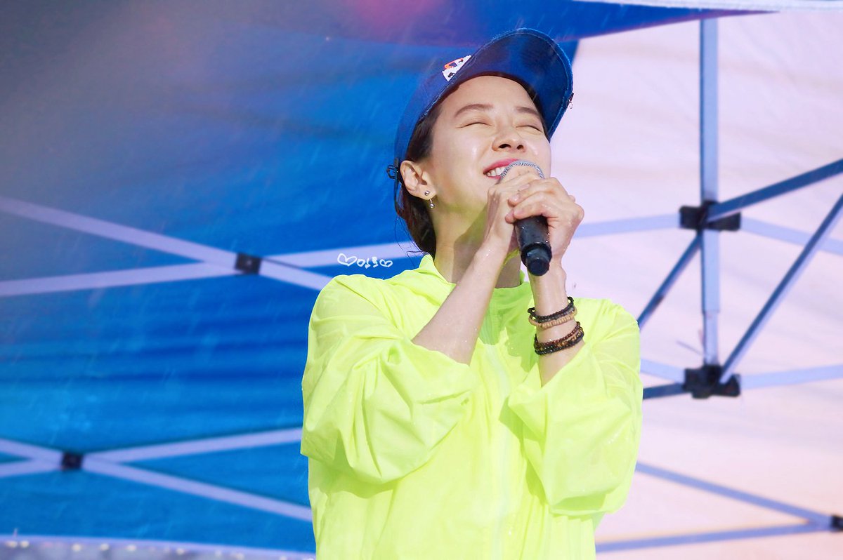 _mintssong's tweet photo. 190629 #포항 #퐝퐝랜드2019 
#송지효 #SongJiHyo 
형광도 찰떡소화
행복해보여서 좋았다💛
🙏DO NOT EDIT🙏 https://t.co/sedED6nP3H