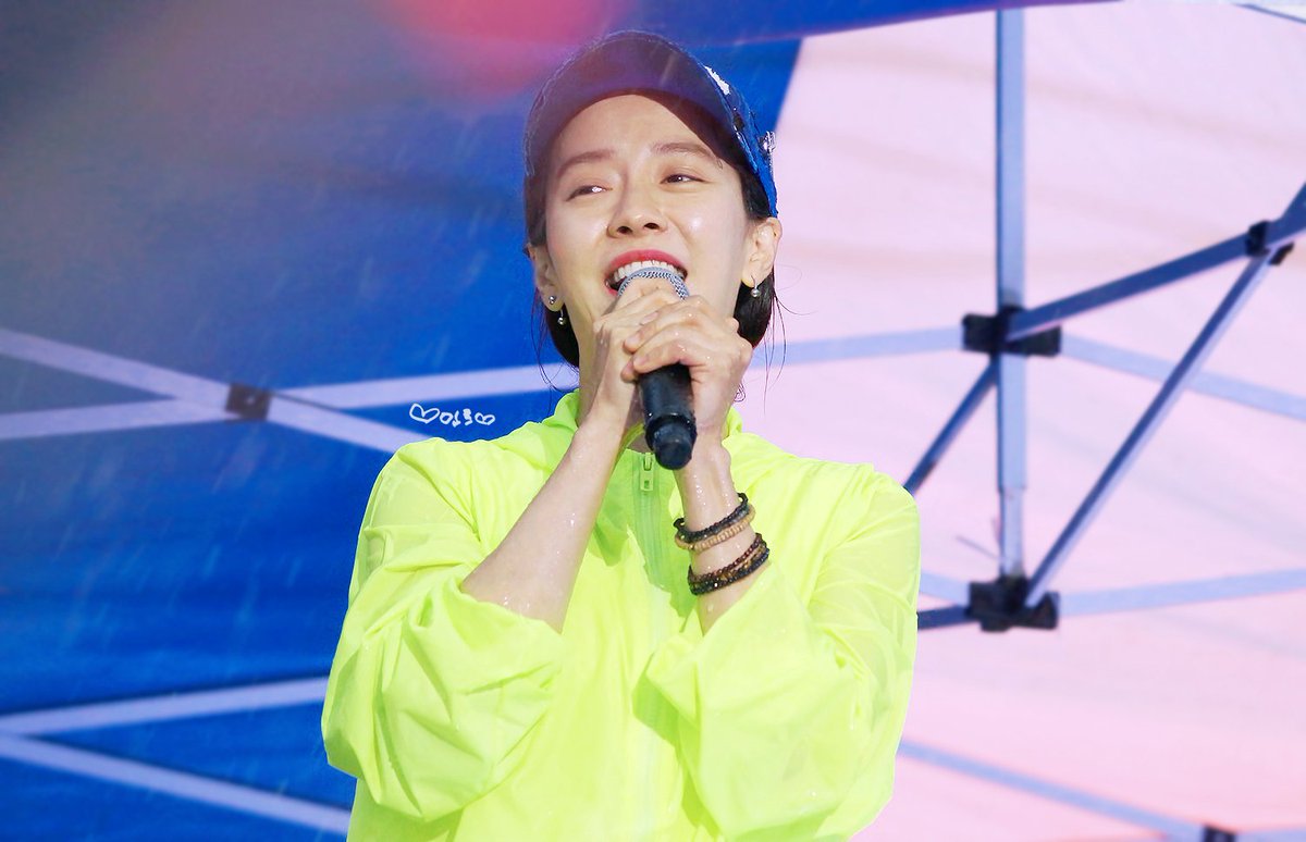 _mintssong's tweet photo. 190629 #포항 #퐝퐝랜드2019 
#송지효 #SongJiHyo 
형광도 찰떡소화
행복해보여서 좋았다💛
🙏DO NOT EDIT🙏 https://t.co/sedED6nP3H