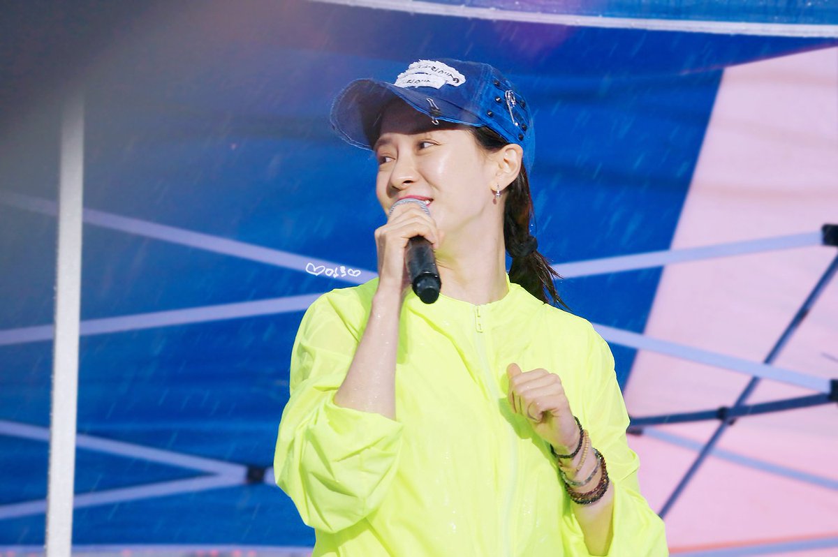 _mintssong's tweet photo. 190629 #포항 #퐝퐝랜드2019 
#송지효 #SongJiHyo 
형광도 찰떡소화
행복해보여서 좋았다💛
🙏DO NOT EDIT🙏 https://t.co/sedED6nP3H