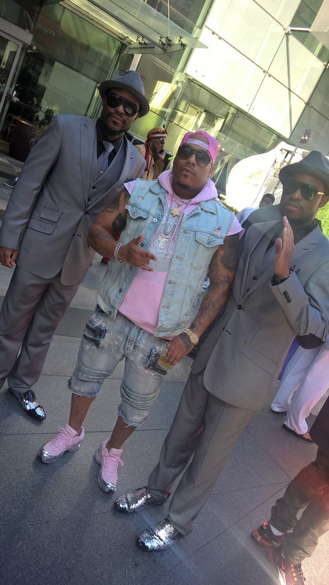 MALLTWINSAC's tweet photo. @MALLTWINS @VanJohnsonTatz @BlackInkCrew @VH1 @BETAwards #BlackInkChicago #VanJohnson #BetWeekend #BETAwards19 #SundaysBest #EverythingWeDoIsLegendary💯 https://t.co/pzyC4w0DiH