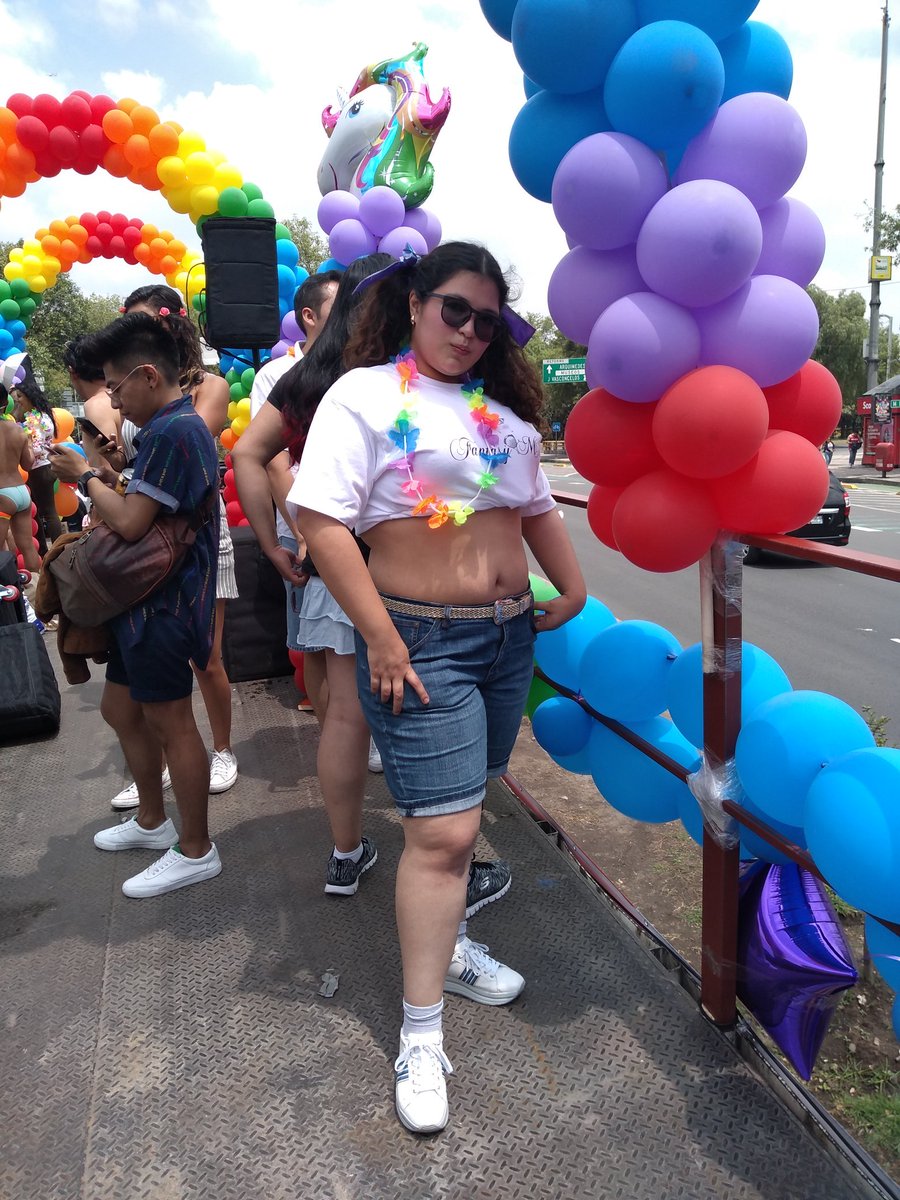 ZarcamAmaterasu's tweet photo. Día del orgullo divertido día con @Fantasy_MxEro @HotZoneMx https://t.co/GwESFJ3r9t