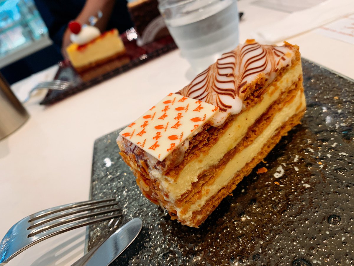 FuMirth's tweet photo. 久々にケーキ屋さん😊
美味しかったぁ〜♥♥♥

#シェシバタ
#名古屋カフェ https://t.co/jnVN60aoPs