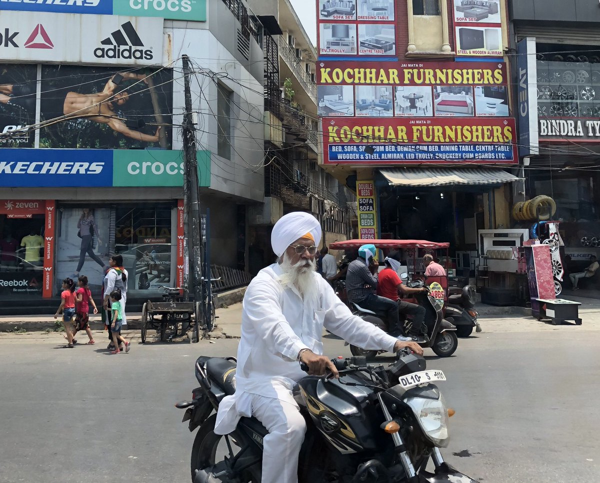 DavidGlover2's tweet photo. Enjoying my first trip to incredible India. Heat in Delhi and Agra, monsoon in Mumbai. https://t.co/HVepHypQDQ