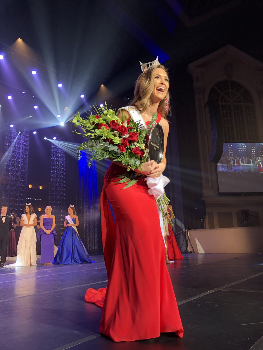 MissSCPageant's tweet photo. South Carolina, meet your queen: [former] Miss Clemson, Morgan Nichols is #MissSC2019. 👑  We can’t wait to see you shine &amp; rep the Palmetto State. ✨🌴🌙 https://t.co/Xd6WTU9YKz