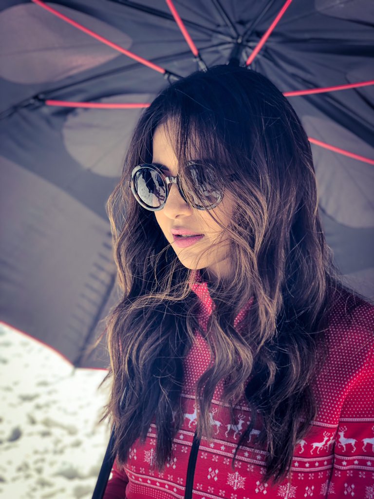 shreyasgroup's tweet photo. You are slaying it, girl! 🔥 And we are loving it 💞
@Rakulpreet
#RakulPreet #GorgeousAndBeautiful #UberCoolStyle https://t.co/yuN3FgPOCd