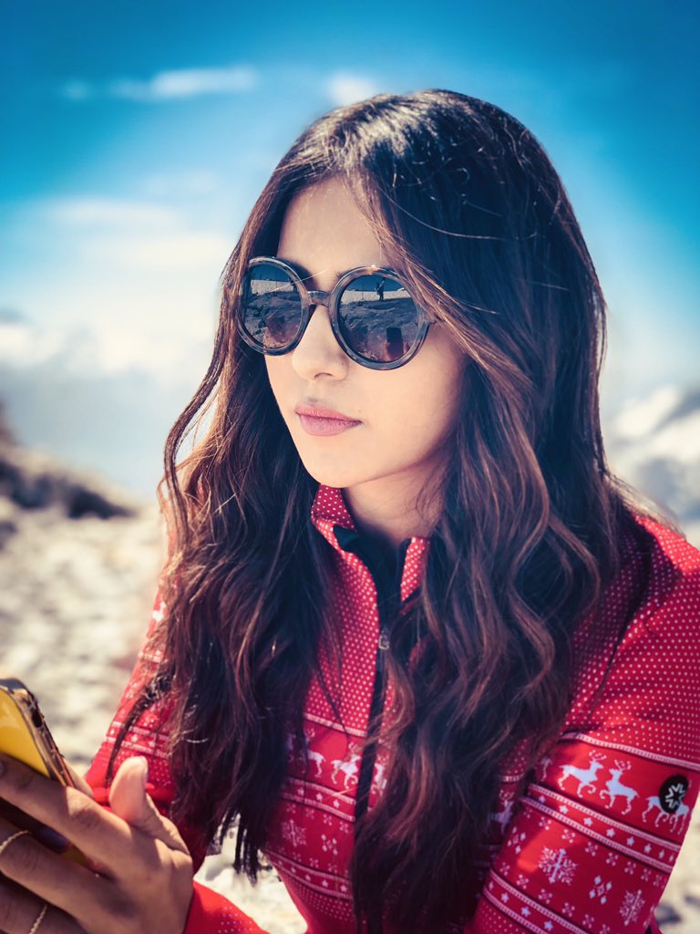 shreyasgroup's tweet photo. You are slaying it, girl! 🔥 And we are loving it 💞
@Rakulpreet
#RakulPreet #GorgeousAndBeautiful #UberCoolStyle https://t.co/yuN3FgPOCd