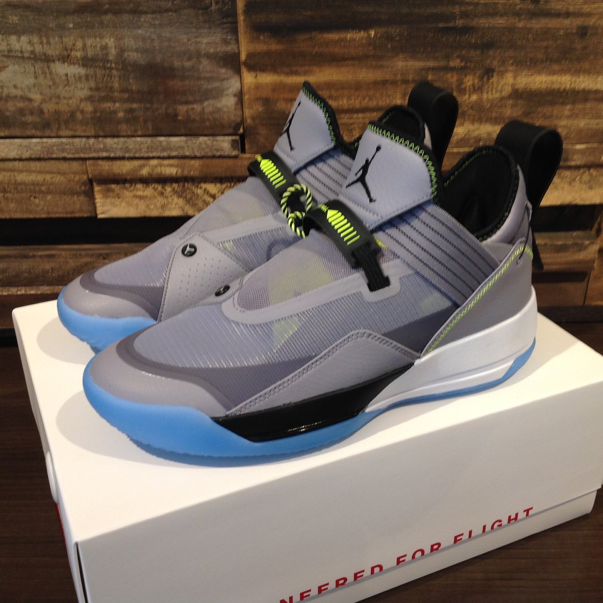 stepbystep022's tweet image. AIR JORDAN XXXIII SE PF NEWカラー
7月4日(木)発売です‼️

26.0〜30.0センチ
¥20,000+税
通販は下記のURLからお進み下さい
okinawa-stepbystep.com/SHOP/172917/13…

メーカー発売日は7月3日ですが、定休日のため4日(木)の発売とさせていただきます
#sbs1984 #stepbyste🏀 #okinawa #basketball #nike #airjordan33