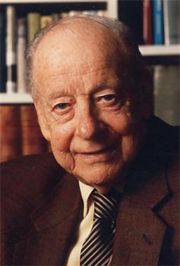 Poldarked's tweet photo. Just taking a moment to think of #WinstonGraham,  author of the marvellous #Poldark novels, who was born on this day 1908. https://t.co/spvoBfrkEd