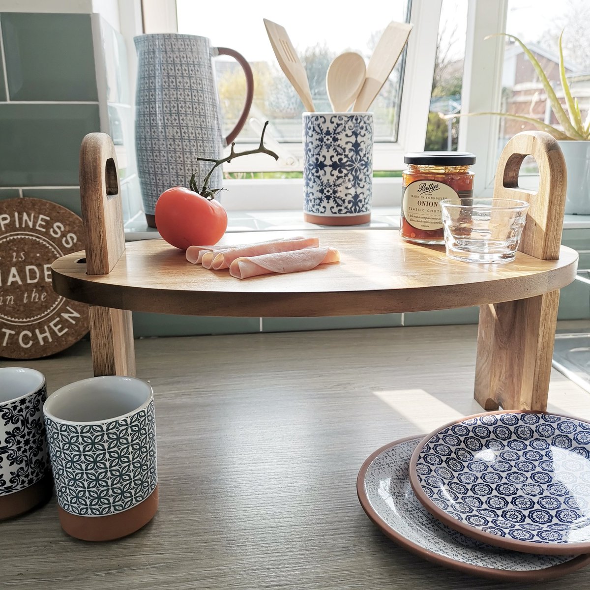BurrowInteriors's tweet photo. Morning everyone👋 Hope you all enjoyed your bbqs last night.

We only have 2 left of our plank serving boards🍖 They look ace displaying everything, especially with our blue print tapas collection😍 Perfect for summer!
#tapas #summerdining #servingboard #hosting #dinnerparty https://t.co/7GAKTWX2Nq