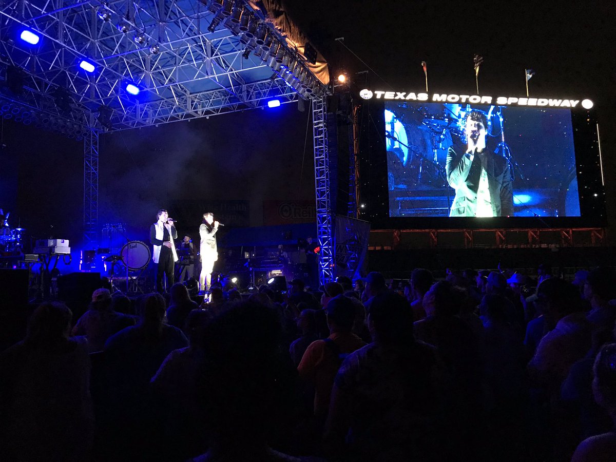 CelFreedom's tweet photo. . @4kingandcountry lighting up the night during #CelebrateFreedom at @TXMotorSpeedway!!! π₯π₯π₯@interstatebatts @949KLTY #CF29 #TeamKLTY #YourLifeInspired https://t.co/85B2fx4FDw