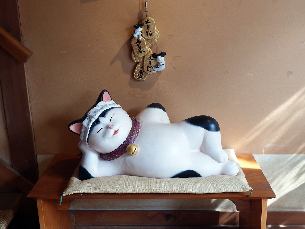 小川聡 マーカット 昨日の伊勢神宮 おかげ横丁での 横丁猫めぐり で会えた猫 横丁 の中を探して歩くととても楽しい また次回 他の猫も探してみよう 撮影掲載許可済