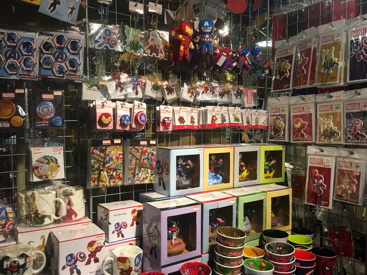 ヴィレッジヴァンガードなんばパークス店 Marvel強化月間実施中 当店では先日映画が公開した スパイダーマンのグッズを含め たくさんのmarvelグッズを ご用意しております フィギュアや財布などはもちろん コミックや日用品も集めました パークス ヴィレッジヴァンガードなんばパークス店 Marvel強化月間実施中 当店では先日映画が公開した スパイダーマンのグッズを含め たくさんのmarvelグッズを ご用意しております フィギュアや財布などはもちろん コミックや日用品も集めました パークス