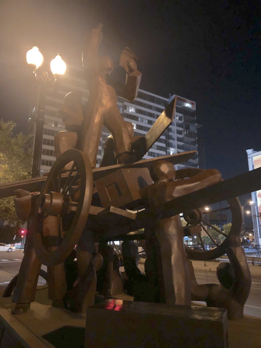 edgarfranx's tweet photo. Paying our respects to the Martyrs of Chicago. #LaborConvergenceonClimate https://t.co/IRl3FkYp4e