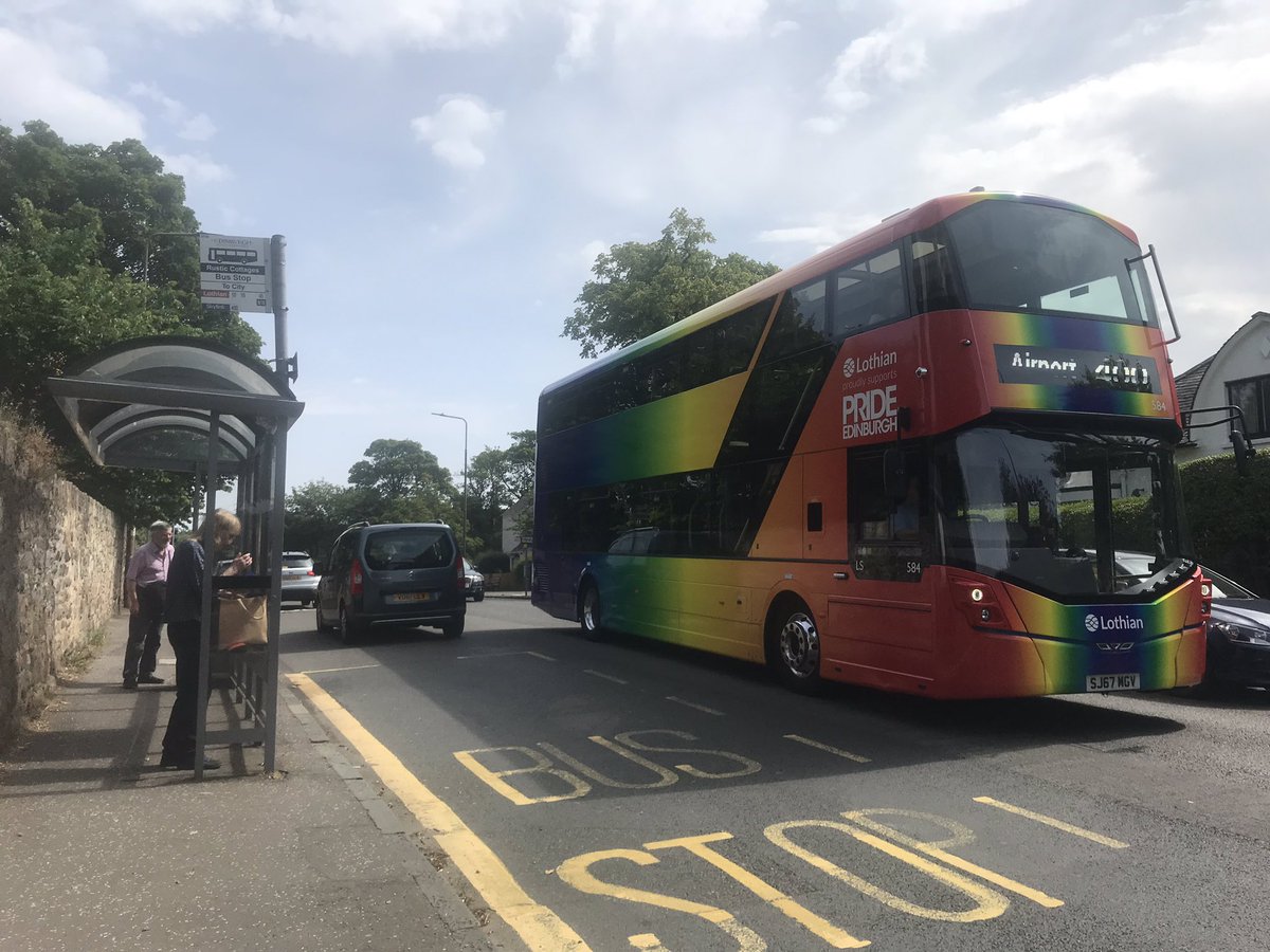 BusRustic's tweet photo. Goooooood mooorning viiiietnaaam! #robinwilliams #pride  @on_lothianbuses have you heard #beautifulday bu the @the_levellers ...they know a bus when they see one! https://t.co/UorkIudzU8