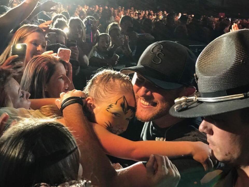 Happy Birthday Cole Swindell !!! Thanks for the hug!! 