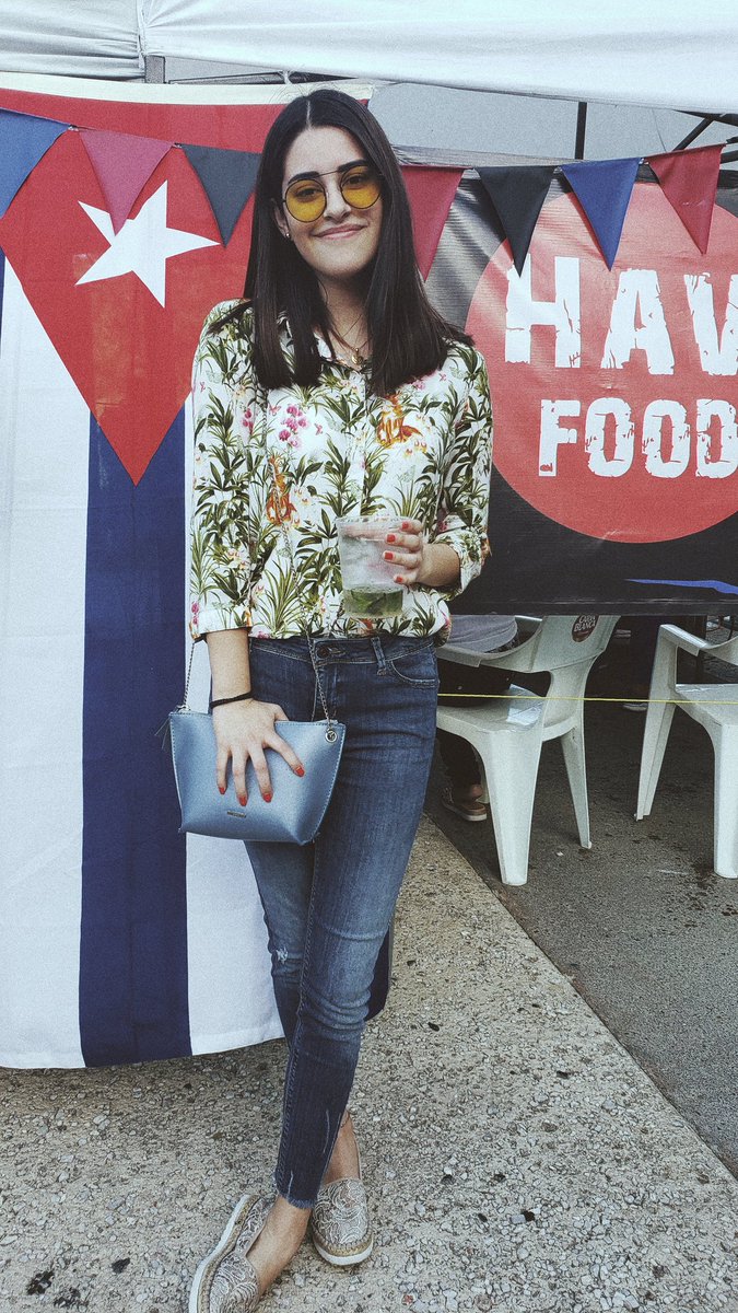 Alejandragmttz's tweet photo. 𝙼𝚎 𝚐𝚞𝚜𝚝𝚊𝚛𝚘𝚗 𝚎́𝚜𝚝𝚊𝚜 𝚍𝚘𝚜 🇨🇺 #HabanaWeekend https://t.co/UiashCFfjL