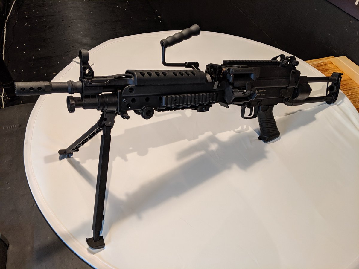 サバゲーショップ Fellowes フェローズ 在 Twitter 上 続いての新製品です S T製 M249 Para スポーツライン入荷しております 軽くて取り回しのしやすい安価なminimiをお求めのお客様は是非一度店頭にてご覧ください フェローズ名古屋 Minimi M124 スポーツ