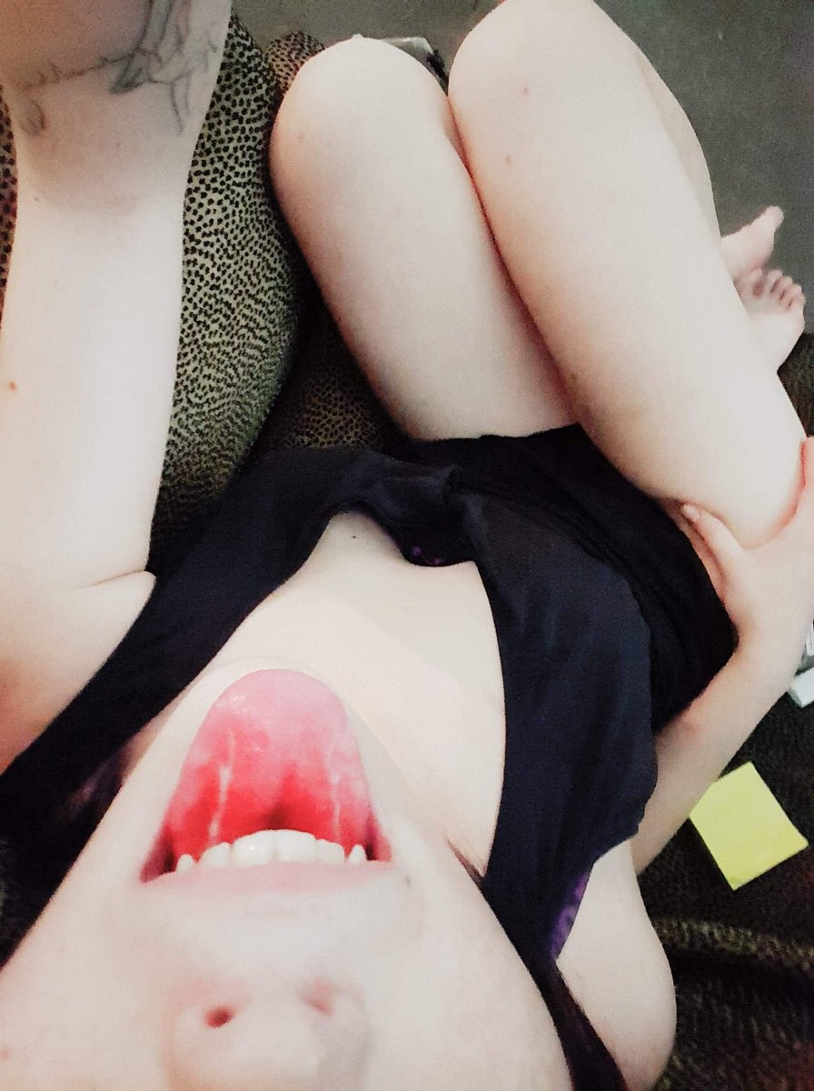 izzysdizzybabe's tweet photo. #followme #ineedfollowers #ginger #follow #Pride2019
#tattoo #tattood #tongueout #newtotwitter #cute https://t.co/9QVsWXG35K