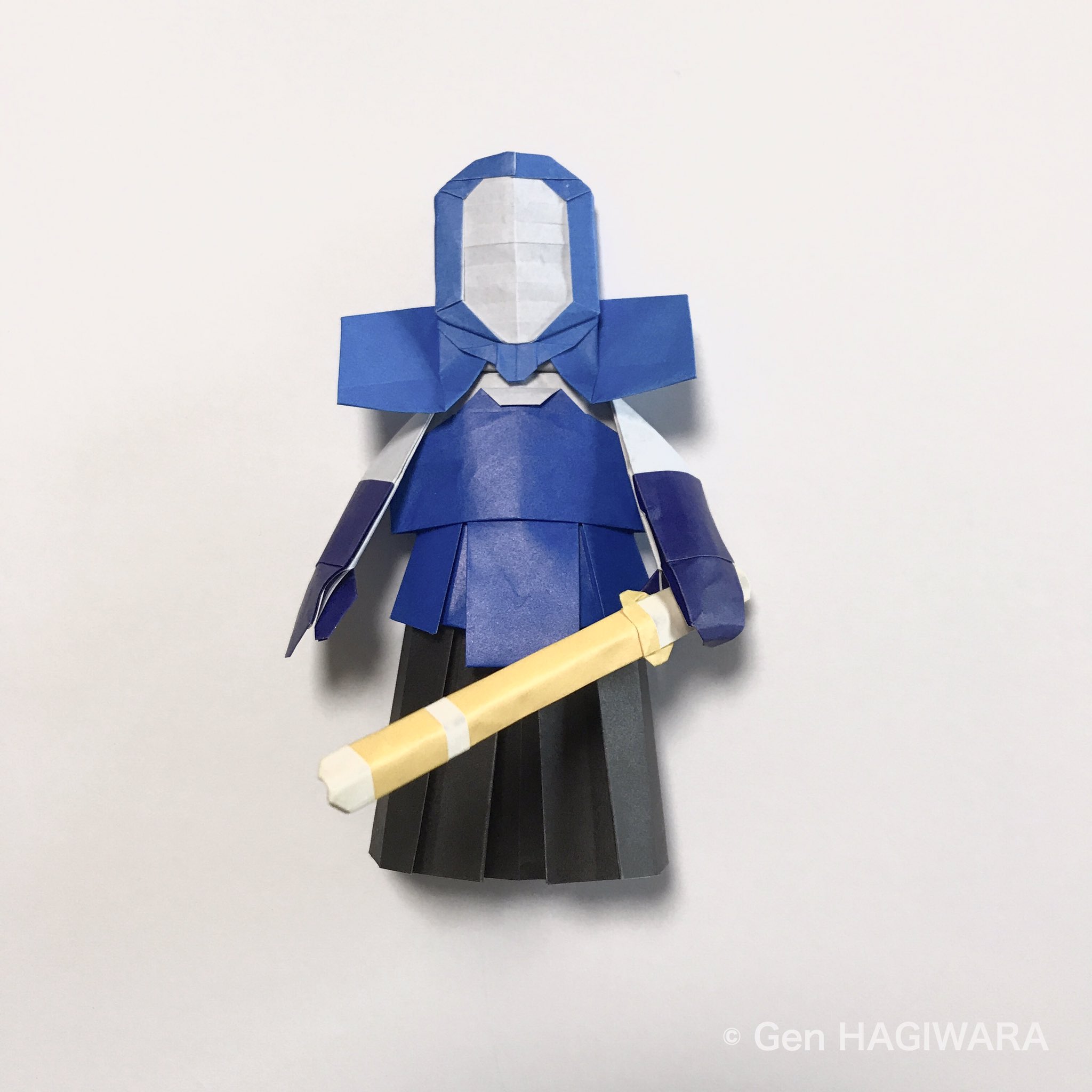 げん Gen Hagiwara 萩原元折り紙作品集発売中 剣道選手をリテイク 面だけデザイン的にも難易度的にも浮いているのでなんとかしたいが さて あとこの頭身だと竹刀がちょっと太いな 折り紙作品 げん Gen Hagiwara 萩原元折り紙作品集発売中 剣道選手をリテイク 面だけデザイン的にも難易度的にも浮いているのでなんとかしたいが さて あとこの頭身だと竹刀がちょっと太いな 折り紙作品