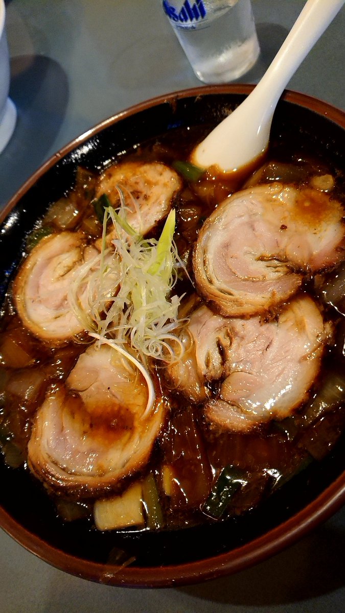 menrarmen's tweet photo. 千葉県長生郡長柄町
@元祖 八平 （八平の食堂） 
千葉県のご当地ラーメンの「アリランラーメン」 にんにくがたっぷり、ラーメン１杯に数片のニンニク、一番人気の「アリランチャーシュー」口に入れた瞬間にチャーシューが溶ける、たまねぎたっぷりの味わい深い一品！ https://t.co/4w2qvEgevf