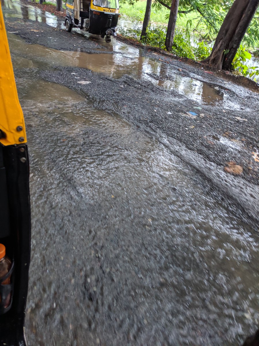 ashutosh147's tweet photo. @nitin_gadkari @PiyushGoyal @PiyushGoyalOffc @Dev_Fadnavis @ShelarAshish @GajananKirtikar @AUThackeray @CMOMaharashtra @mybmc @nitin_gadkari @PiyushGoyal @PiyushGoyalOffc @Dev_Fadnavis @ShelarAshish @GajananKirtikar @AUThackeray @CMOMaharashtra ..and everyone who travels by vehicles. @GajananKirtikar ji is our MP, @RavindraWaikar ji our MLA, @mybmc run by @ShivSena what are we waiting for? 8/n https://t.co/NpUsunoVEv