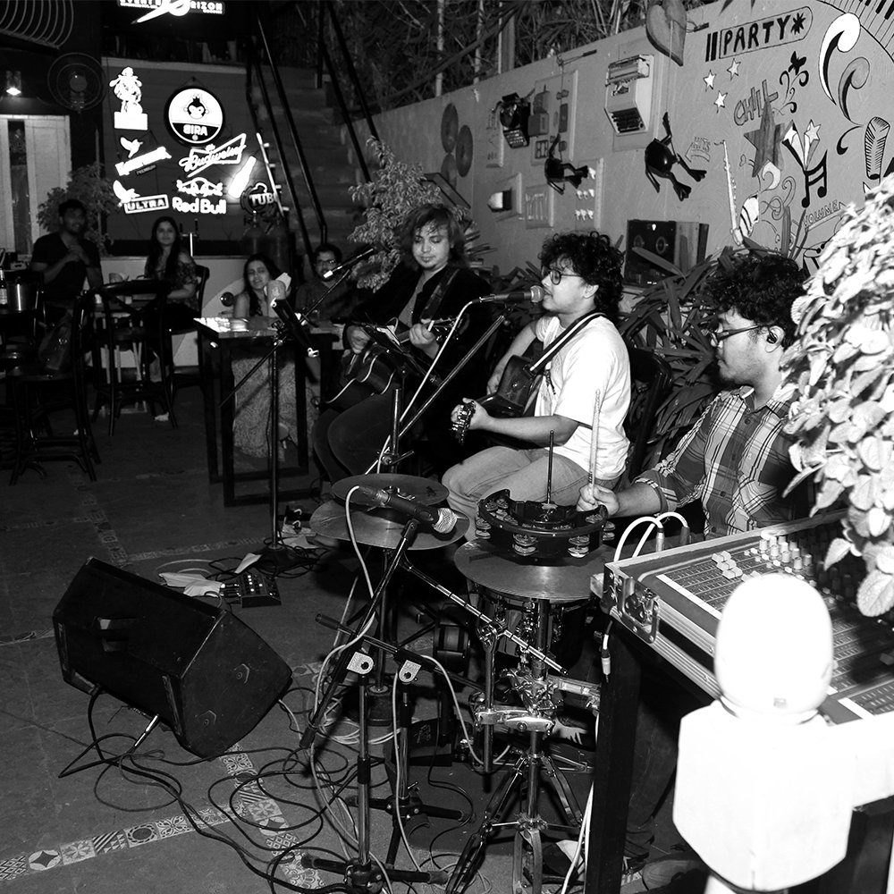thefunkykona's tweet photo. Konatales…
Yummiest Bar in Pune!!

@theFunkyKona @tagtalk.ai #funkykona #puneinstagrammers #sopune #thingstodoinpune #puneri #punekar #punefoodie  #Balewadi #Bar #Baner #PuneNightlife #food #wow  #beer #Foodies #Cocktails #amazing #yummy #Pune_ig #happy #people https://t.co/FtzVaEM0st