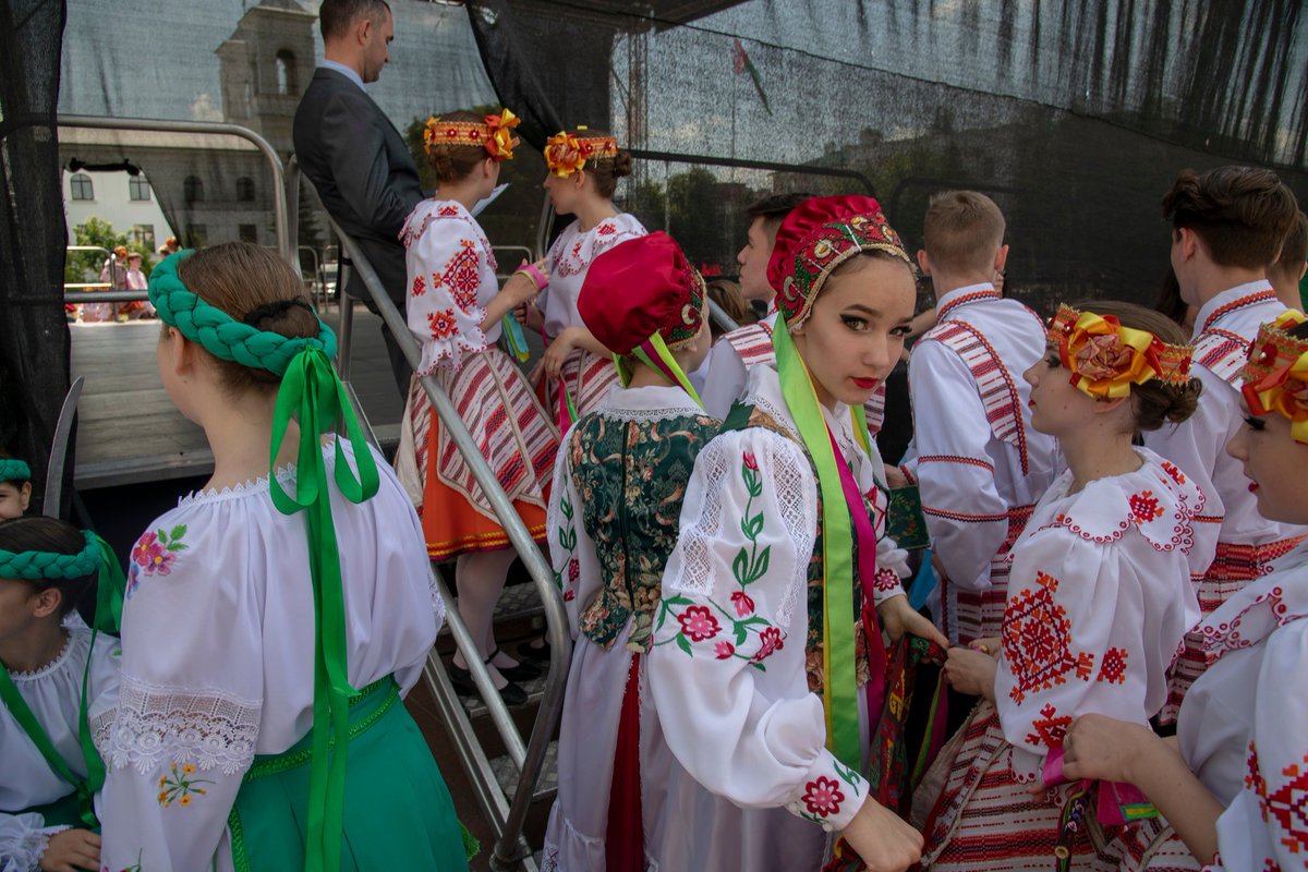 steveswerdlow's tweet photo. Another gem of a piece from @nytimes #AndrewHiggins. "As Putin Pushes a Merger, #Belarus Resists With Language, Culture and History" https://t.co/33V2gdI5MV https://t.co/x6uhOqhtXM