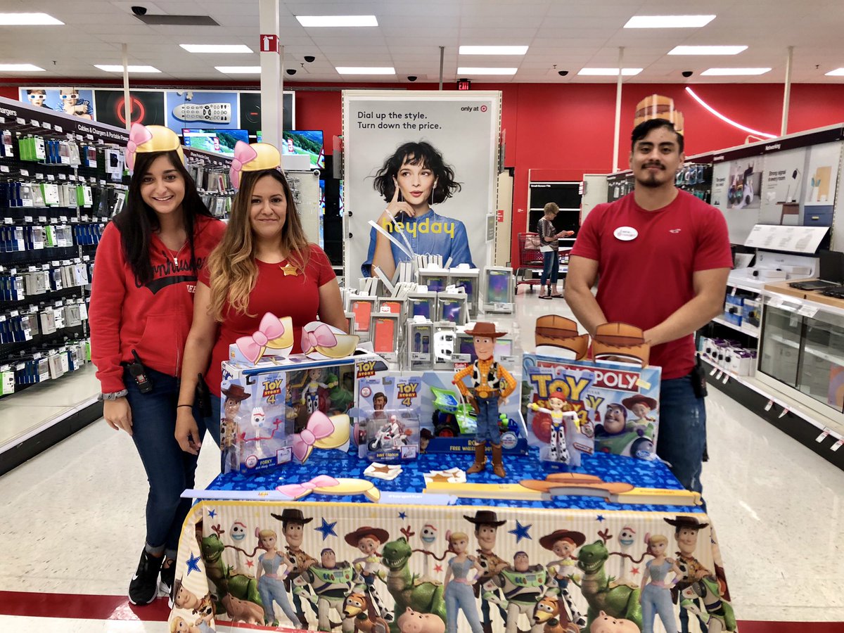 Shellcole88's tweet image. #0906 having fun at our Toy Story demo 🤠🦖 #LoveWhereYouWork 🎯