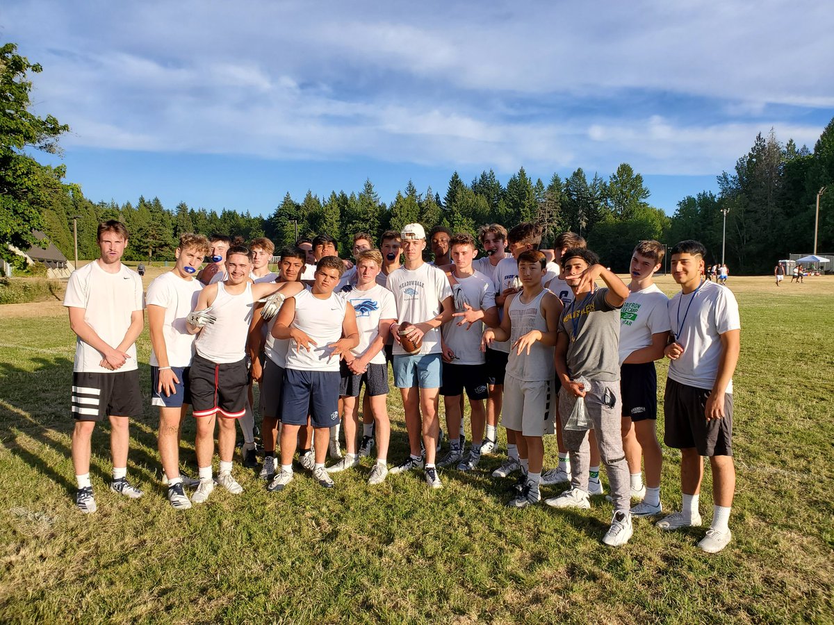 MeadowdaleFB's tweet photo. Mavs go undefeated in the 7on7 tournament here at @SGAcademy19 GATA!!!! 
#brotherhood #RepTheBrand #MavsMob #GATA #Family https://t.co/w2VWiv37cV