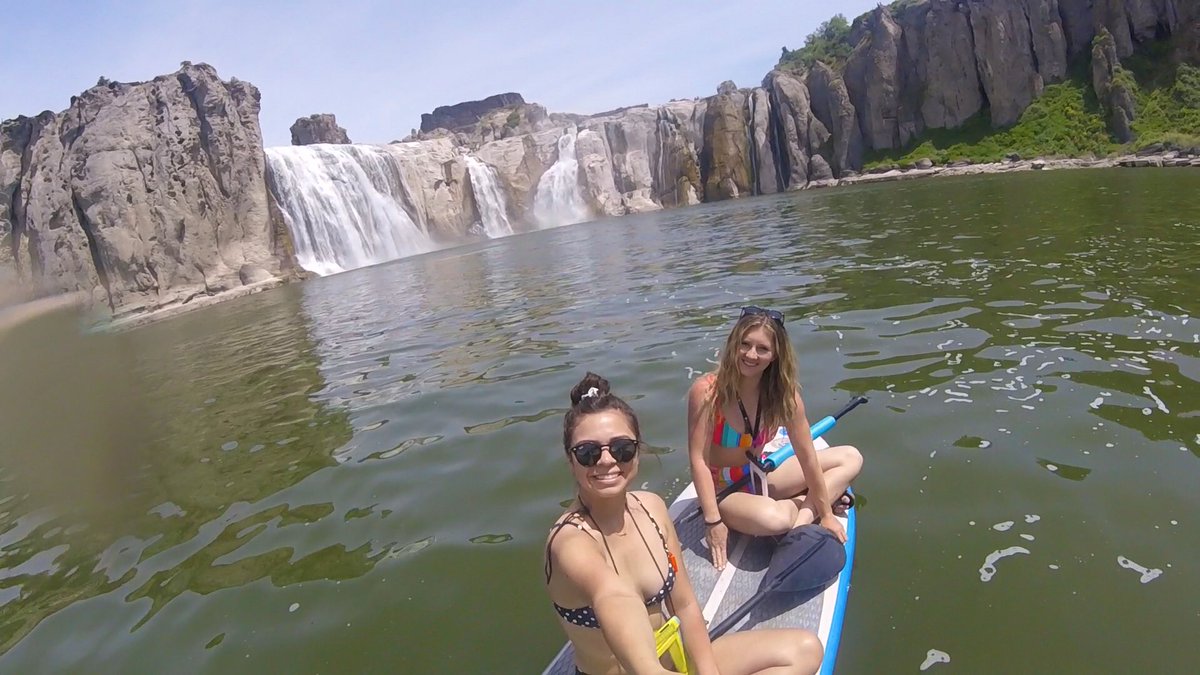 TiffanyMessick3's tweet photo. Shoshone falls in twin falls Idaho 😍🏞 2 weeks ago lol #latepost https://t.co/HbpQYsFbUw