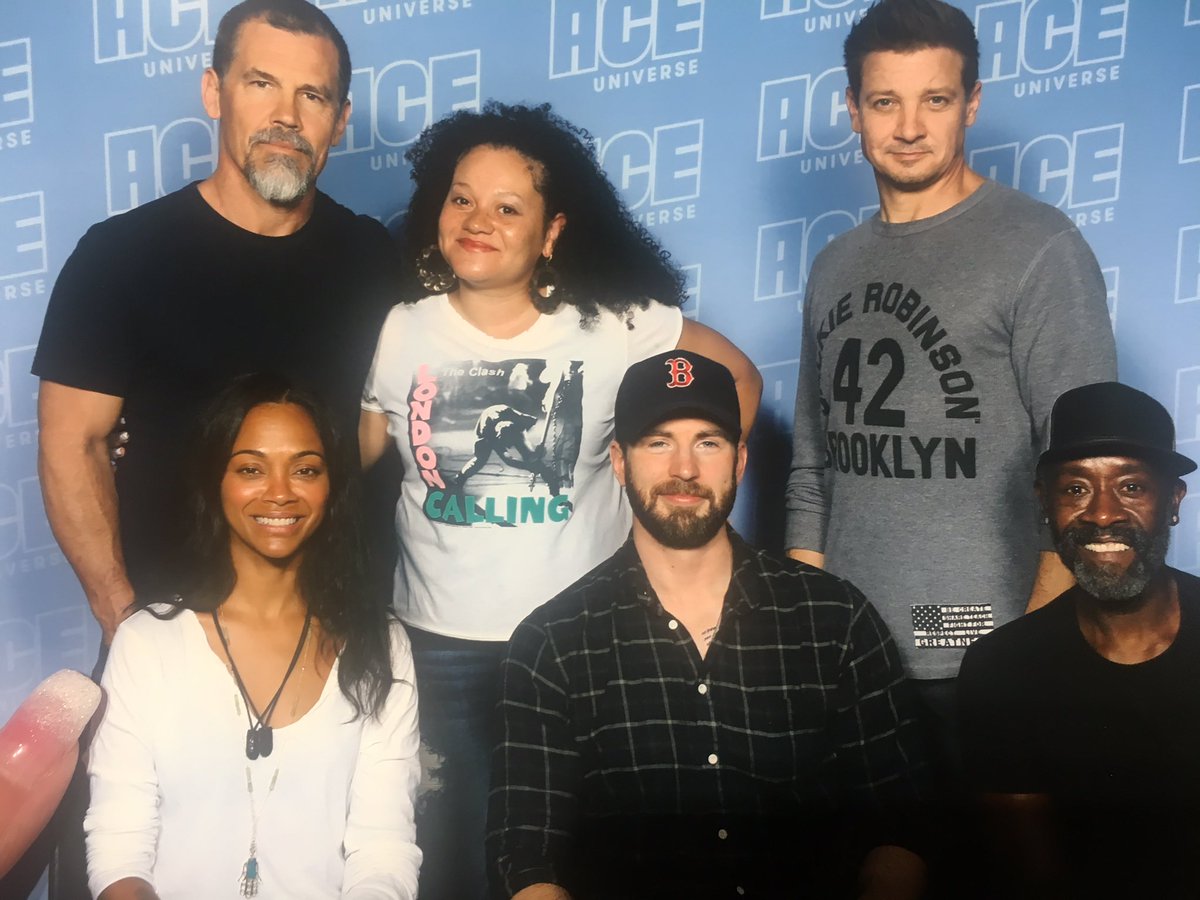 KWorkfield's tweet image. Wish I was next to my man @ChrisEvans but Josh Brolin was very nice!!!! I hate my hair in this pic😉