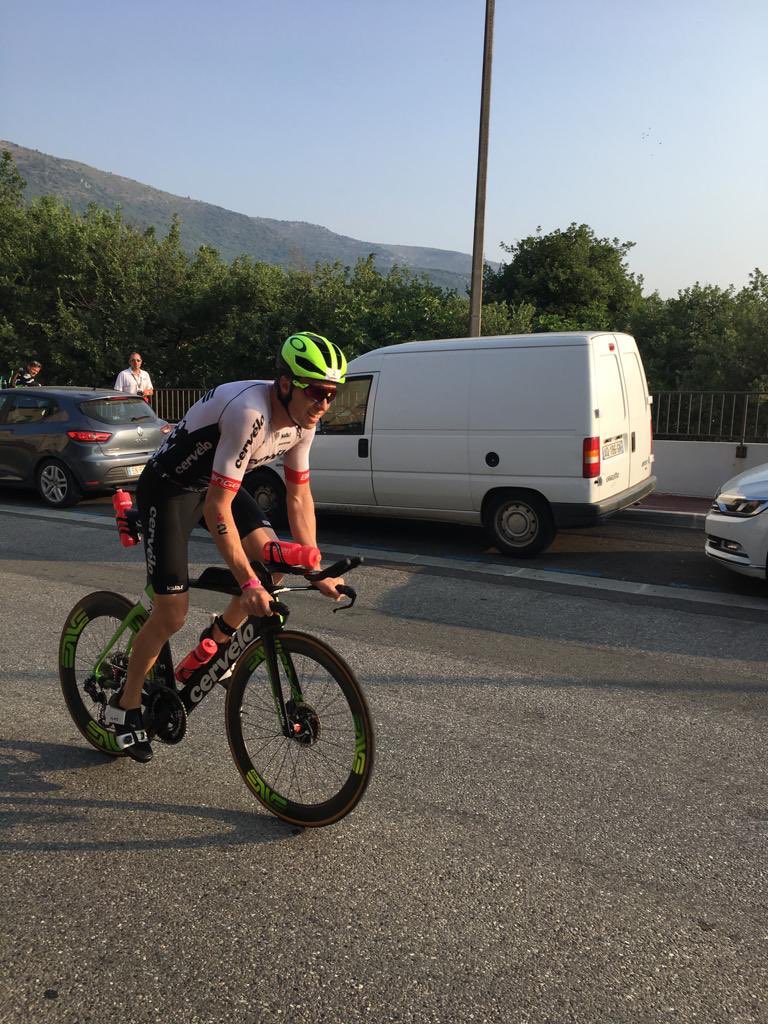 #IMFrance - 5-time champ @fvanlierde opened up a small gap, through 49.5 kms, he is 2:42 in front of Rundstadler and @JamesCunnama, Maurel +3:20